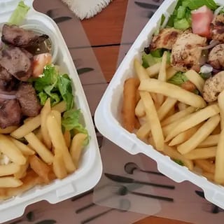 CHICKEN SOUVLAKI (FAMILY SIZE)